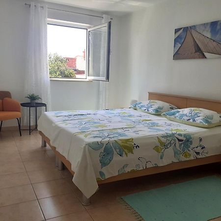 Apartment Zlata ราบ ภายนอก รูปภาพ