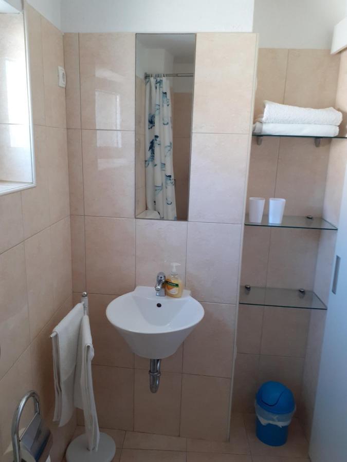 Apartment Zlata ราบ ภายนอก รูปภาพ